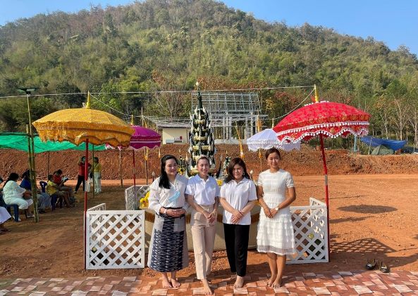 ผู้หญิงเก่งและยังใจบุญ ?คุณไหมฟ้า คำมุงคุณ? ร่วมเป็นเจ้าภาพถวายที่ดิน สร้างสถานปฏิบัติธรรม