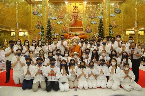 ข่าวบันเทิง - ดาราร่วมพิธีคับคั่ง วัดไผ่ล้อม จัดพิธีไหว้ครูบูรพาจารย์ วิสาขบูชารำลึก