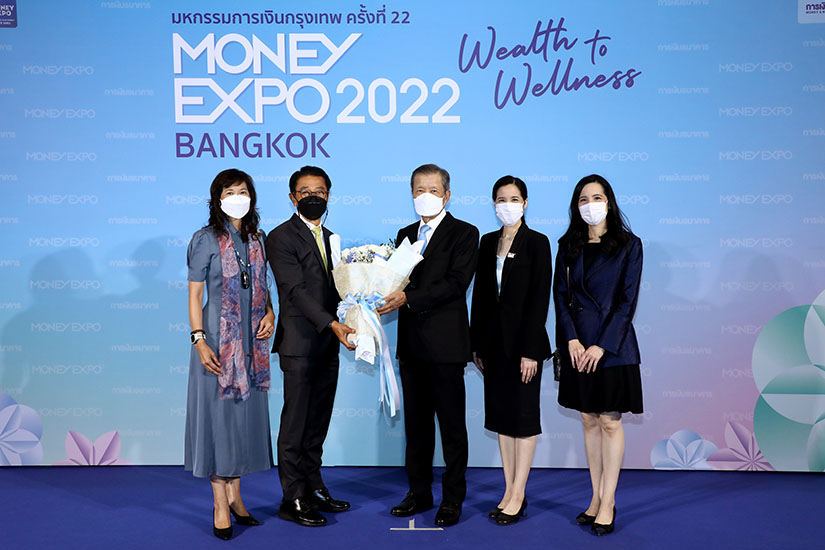 ข่าวธุรกิจ, สังคม - คุณโยธิน ดั๊บเบิ้ล เอ มอบช่อดอกไม้แสดงความยินดี งาน MONEY EXPO BANGKOK 2022