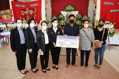 ข่าวราชการ, รัฐวิสาหกิจ - รมว.เฮ้ง ส่ง ?ที่ปรึกษา? ?โฆษก? รุดมอบเงินช่วยเหลือครอบครัวผู้ประกันตนเสียชีวิตเหตุตู้ไฟฟ้าระเบิดที่ราชบุรี