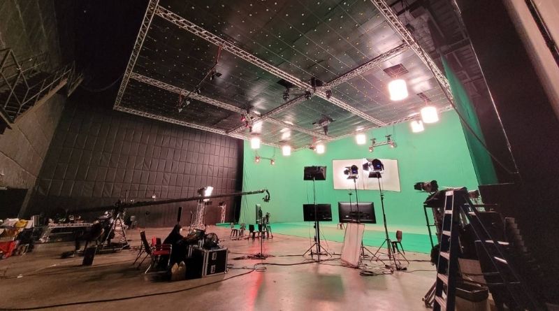ข่าวสินค้า, บริการ - Computer graphic (CG) ด้วยเทคนิค Green Screen เบื้องหลังการถ่ายทำภายในสตูดิโอถ่ายรายการและภาพยนตร์