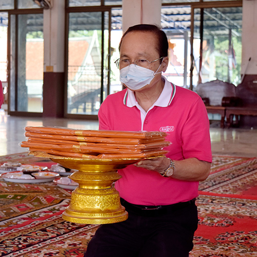 ข่าวธุรกิจ, สังคม - ทำบุญบริษัท ผลิตภัณฑ์สมุนไพร ดร.สาโรช จำกัด ครบรอบ 31 ปี และเลี้ยงอาหารกลางวันพนักงาน