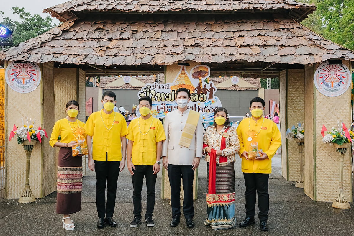 ข่าวศิลปะ, วัฒนธรรม - ไวไวพร้อมใจ ร่วมทำบุญตักบาตรกับชาวเชียงใหม่ เนื่องในวันสงกรานต์ ปี ๒๕๖๕