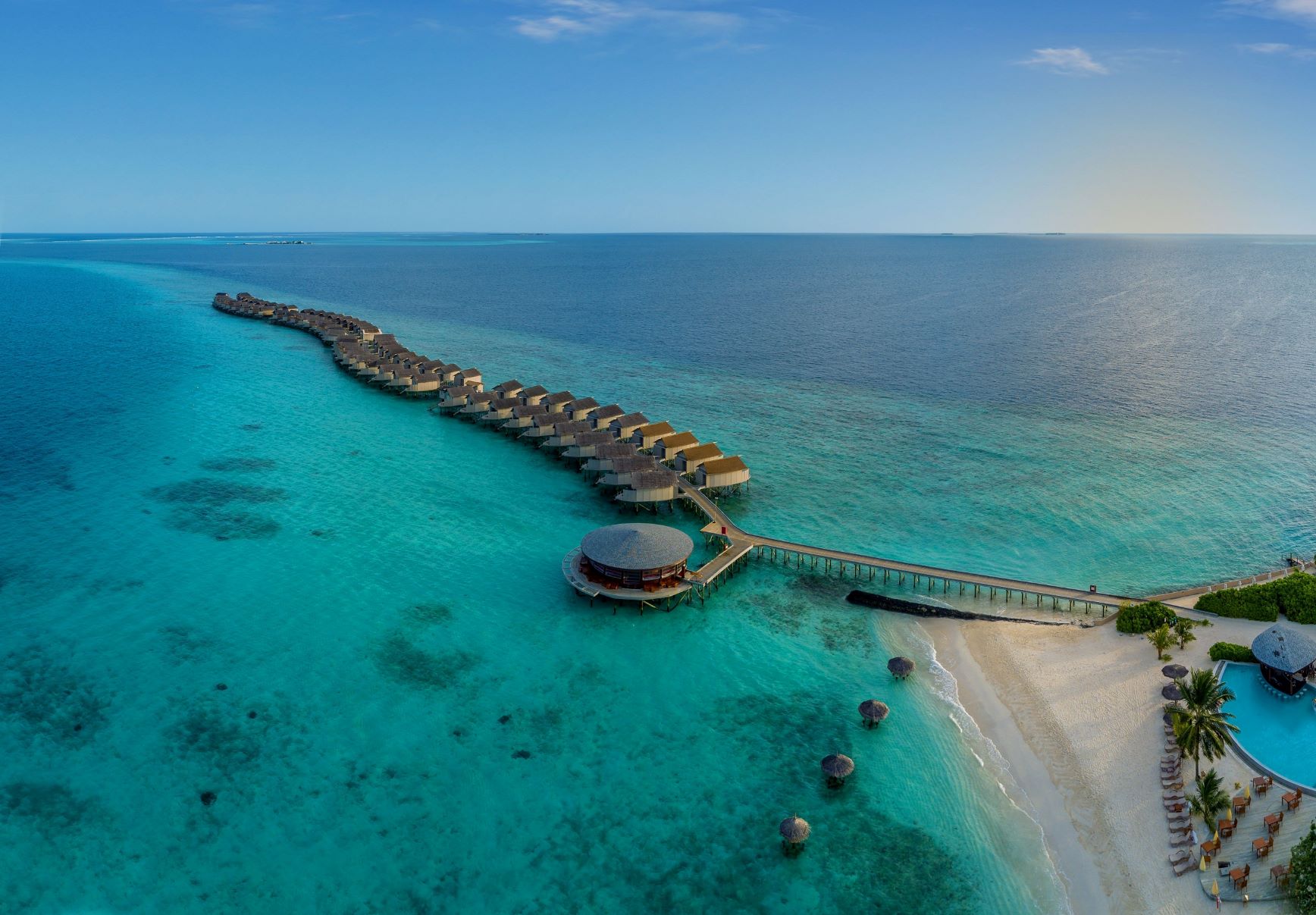 ข่าวท่องเที่ยว - Centara invites travellers on a summertime family getaway or romantic couple?s escape to the Maldives