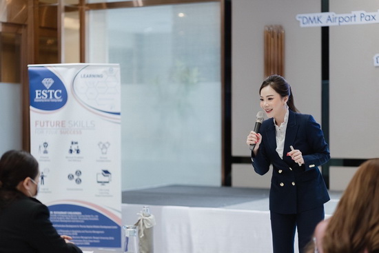 ข่าวธุรกิจ, สังคม - สถาบัน ESTC จัดอบรมหลักสูตร DMK Airport Pax Experience Professional ให้พนักงานท่าอากาศยานไทย พัฒนา  Soft Skills ทัศนคติเชิงบวก เพิ่มประสิทธิภาพการทำงานของบุคลากรทุกระดับ   