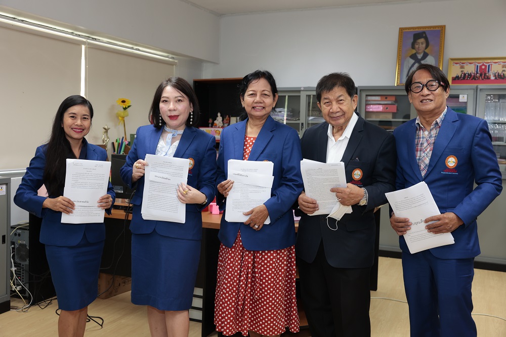 ข่าวอีเว้นท์ - มูลนิธิทรัพย์ปัญญา จับมือ นิเทศ มกธ. ร่วมคัดเลือกเรียงความเข้าประกวดหัวข้อ 