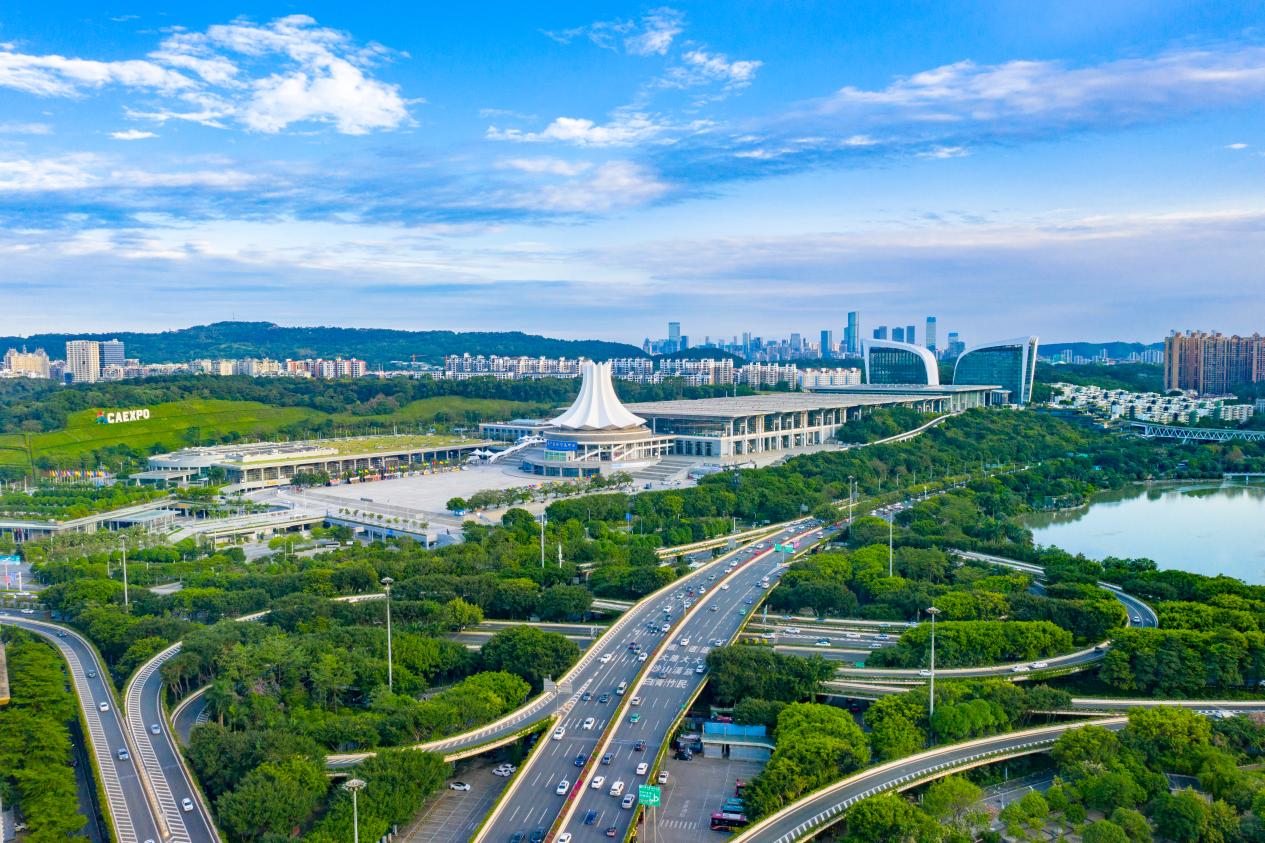 ข่าวเอเชีย - หนานหนิงจัดประชุมเมืองมิตรภาพ ชู AI - ความเชื่อมโยง - ท่องเที่ยววัฒนธรรม ขับเคลื่อนเศรษฐกิจ