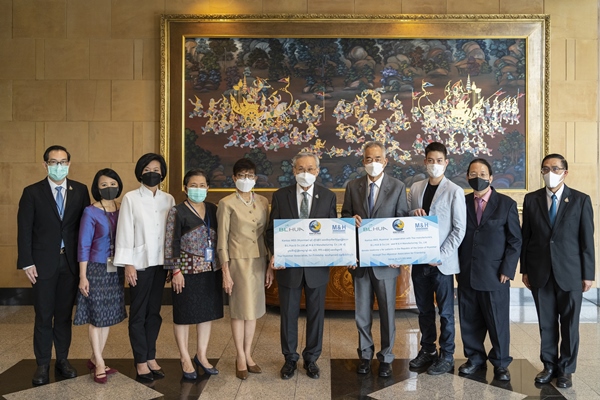 ข่าวธุรกิจ, สังคม - B. L. HUA and M & H Manufacturing Donates Medicines valued at 1,207,709 Baht to Thai-Myanmar Association for Friendship 