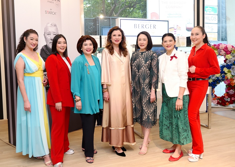 ข่าวเน็ตไอดอล, เซเลบ - เปิดคอลเลคชั่นใหม่ STARCK Collection