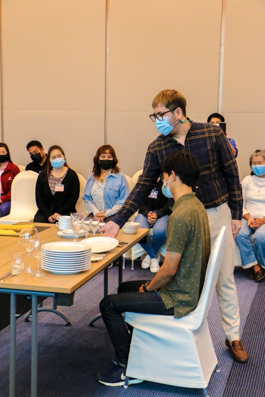 ข่าวราชการ, รัฐวิสาหกิจ - สนพ.สมุทรสงคราม พัฒนาทักษะพนักงานบริการอาหารและเครื่องดื่ม
