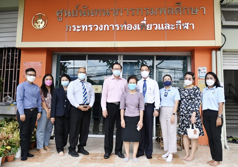 ข่าวราชการ, รัฐวิสาหกิจ - อธิบดีกรมพลศึกษา เยี่ยมชมการสอนในโครงการ ร้อนนี้มีกีฬาและนันทนาการสร้างแรงบันดาลใจ