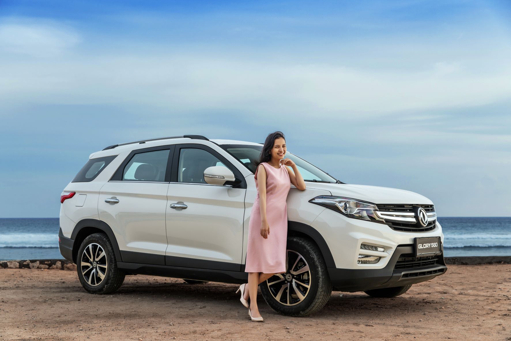 ข่าวยานยนต์ - DFSK รุกตลาด SUV เปิดตัวเพิ่มอีกรุ่น GLORY 560: FAMILY B-SUV 7 ที่นั่ง รับตลาดครอบครัวยุคใหม่