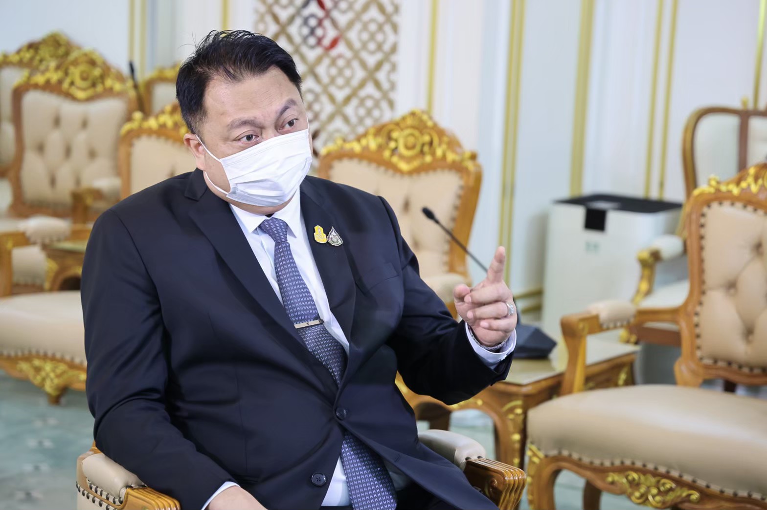 ข่าวราชการ, รัฐวิสาหกิจ - รมว.สุชาติ วอนผู้ประกอบการเห็นใจประชาชนอย่าขึ้นราคาสินค้า ชี้ มาตรการลดเงินสมทบ ช่วยลดต้นทุนนายจ้าง เกิดเศรษฐกิจหมุนเวียนกว่าแสนล้านบาท