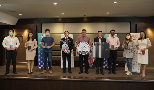 ข่าวท่องเที่ยว - ททท. แจก iPhone 12 แก่ 5 ผู้โชคดีจากโครงการ Thailand Traveller Voice