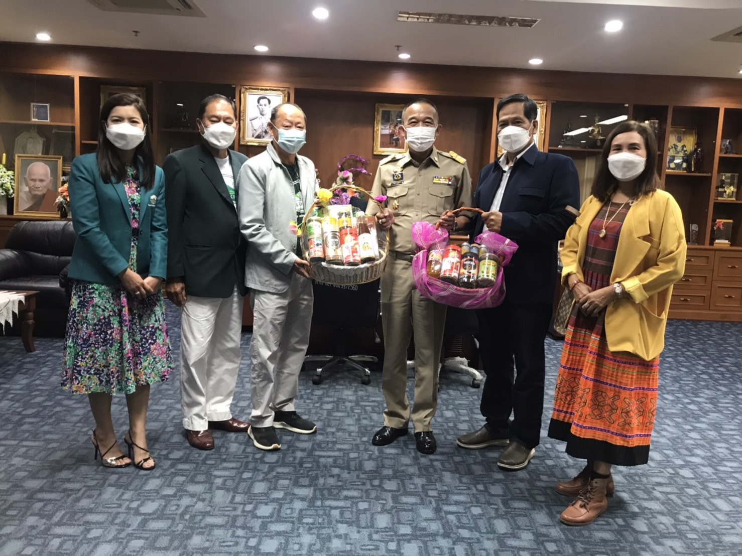 ข่าวราชการ, รัฐวิสาหกิจ - สวัสดีปีใหม่ ผู้ว่าราชการจังหวัดเพรชบูรณ์ 