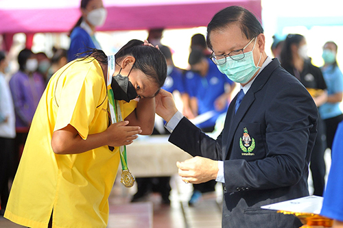 ข่าวราชการ, รัฐวิสาหกิจ - อธิบดีกรมพลศึกษา ประธานมอบเหรียญรางวัลการแข่งขันกีฬาว่ายน้ำ กีฬาระหว่างโรงเรียน ประจำปีการศึกษา 2564