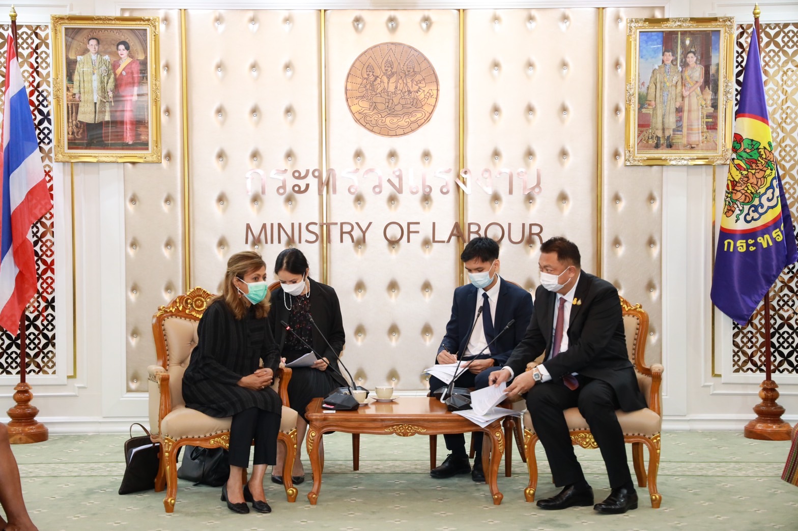 ข่าวราชการ, รัฐวิสาหกิจ - WHO ชื่นชม รัฐบาล ก.แรงงาน ที่นำระบบเศรษฐศาสตร์คู่สาธารณสุข ดูแลสุขภาพคนงานตามหลักสิทธิมนุษยชนจากโควิด-19 ช่วยธุรกิจเดินได้