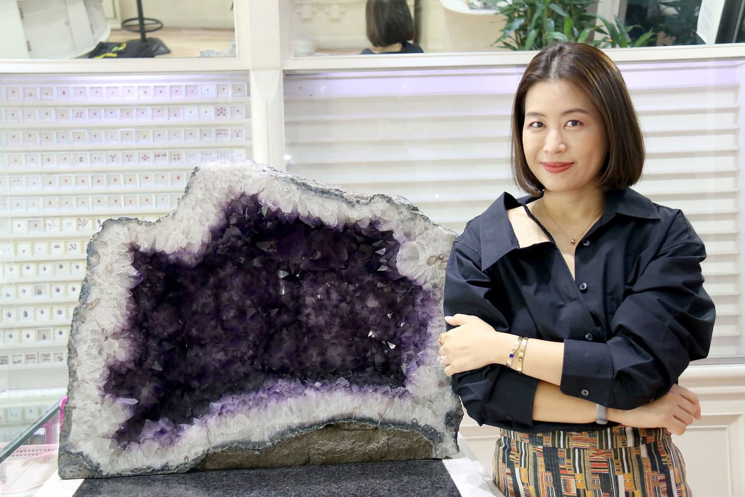 ข่าวแฟชั่น - SWD โชว์ศักยภาพผู้นำค้าพลอยเนื้อแข็งรายใหญ่ ชี้ตลาดพลอยไทยต้องเสริม Carat Tax รักษาความเป็นผู้นำการส่งออกพลอยสี