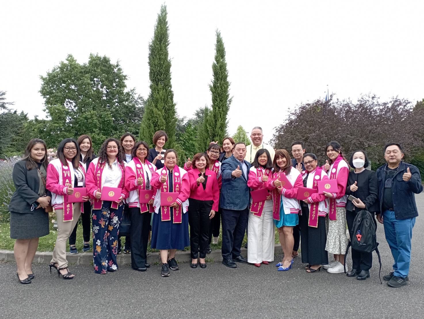 ข่าวราชการ, รัฐวิสาหกิจ - รมว.พม.พบปะเครือข่ายหญิงไทยในยุโรป พร้อมรับไปบูรณาการข้ามกระทรวงแบบ One Stop Service