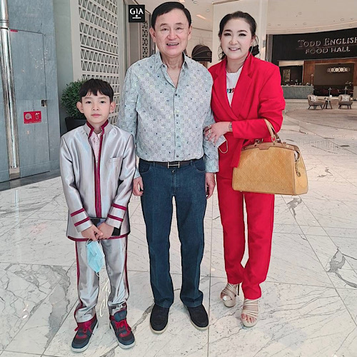 ข่าวนักแสดง, นักร้อง, โมเดล - เอมมี่โกะ ขวัญใจสื่อ อวยพรวันเกิด ท่านอดีตนายกในดวงใจ