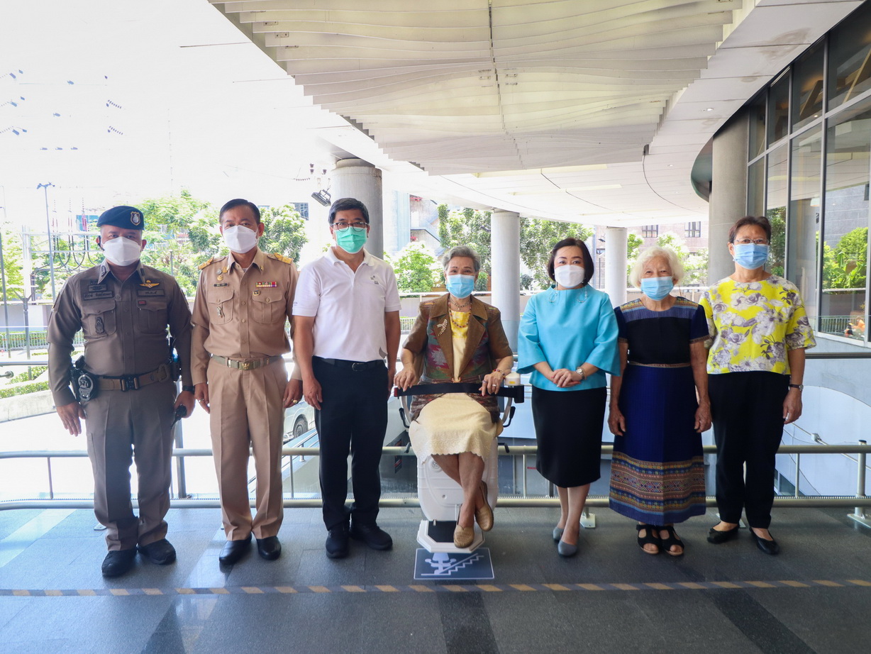 ข่าวประชาสัมพันธ์ - PR News ซีคอน บางแค เปิดบริการเก้าอี้บันไดเลื่อนสำหรับผู้สูงอายุและผู้พิการ  นโยบายใส่ใจดูแลลูกค้าทุกคน