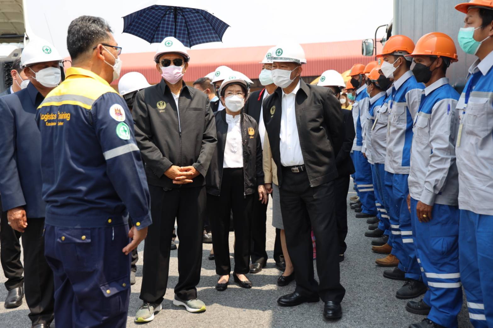 ข่าวราชการ, รัฐวิสาหกิจ - โฆษกกระทรวงแรงงาน (ฝ่ายการเมือง) ร่วมคณะ กมธ.แรงงาน วุฒิสภา ลงพื้นที่เชียงราย เยี่ยมชมการฝึกขับรถลากจูง จัดการคลังสินค้า ป้อนกำลังคนขนส่งโลจิสติกส์อนุภูมิภาคลุ่มน้ำโขง 