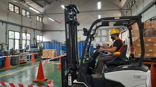 ข่าวราชการ, รัฐวิสาหกิจ - สำนักงานพัฒนาฝีมือแรงงานลำพูน  ทดสอบมาตรฐานฝีมือแรงงานแห่งชาติ สาขาผู้ควบคุมรถยกสินค้าขนาดไม่เกิน 10 ตัน ระดับ1