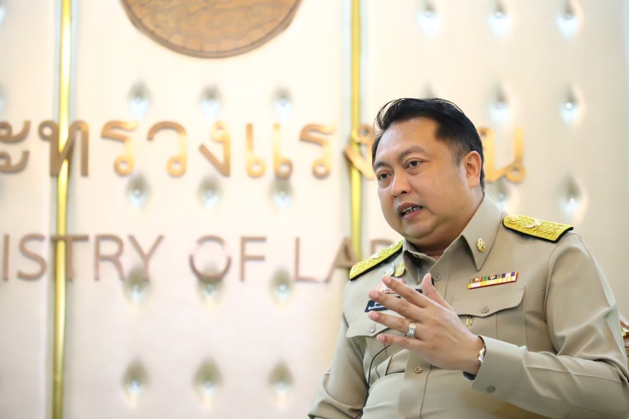 ข่าวธุรกิจ, สังคม - รมว.เฮ้ง ห่วงน้ำท่วมใต้ สั่งหน่วยงานระดมกำลังช่วยเหลือแรงงาน เร่งด่วน!