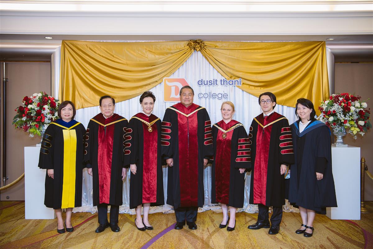 ข่าวการศึกษา - วันแห่งความภาคภูมิใจ  บัณฑิตวิทยาลัยดุสิตธานี เข้าพิธีประสาทปริญญาบัตร  ที่โรงแรมดุสิต ปริ๊นเซส ศรีนครินทร์ กรุงเทพฯ