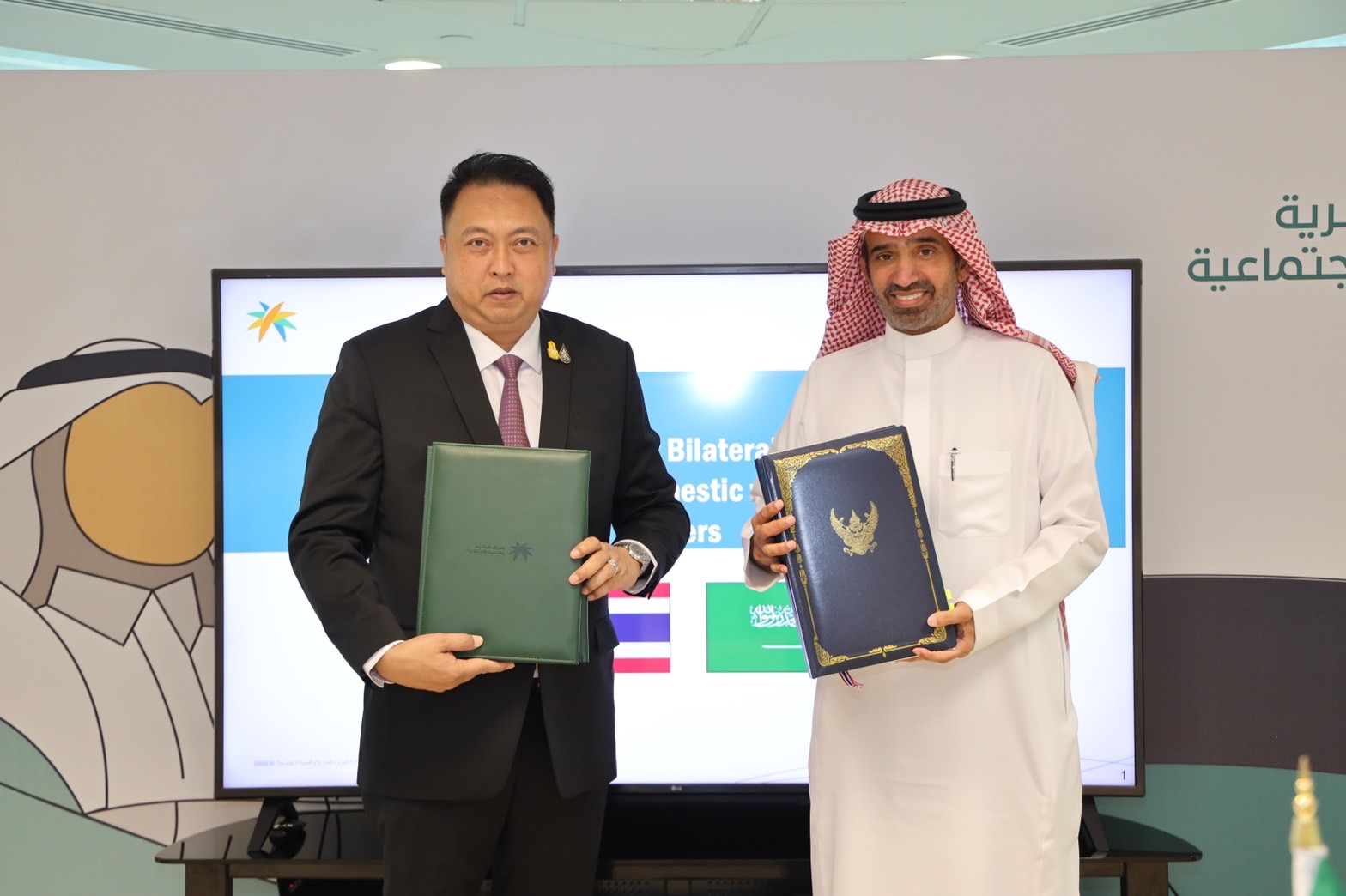 ข่าวราชการ, รัฐวิสาหกิจ - แรงงานไทยเฮ!! ?สุชาติ?เซ็นลงนามข้อตกลง 2 ฉบับ จัดหาแรงงานไปทำงานซาอุแล้ว 