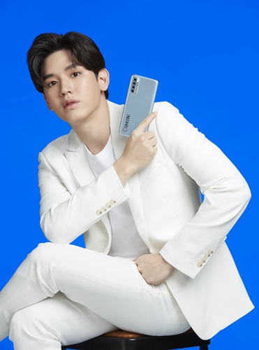 ข่าวบันเทิง - ?นิว ? ฐิติภูมิ ฮ็อตสวนกระแสโควิด นั่งแท่น KOL สมาร์ทโฟน TECNO Mobile CAMON 17P คนใหม่