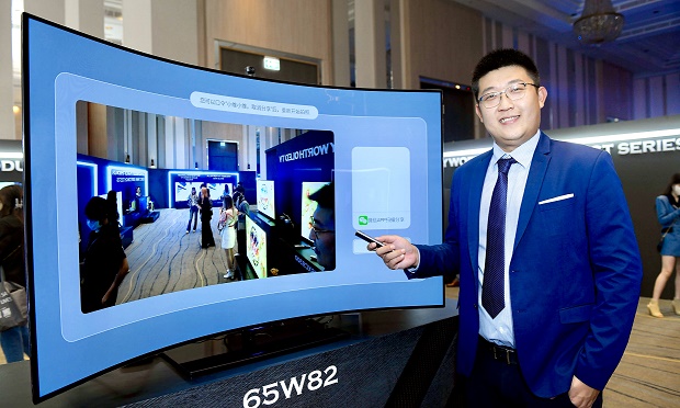 ข่าวไอที - SKYWORTH เปิดตัวโทรทัศน์ OLED รุ่น W82 จอปรับโค้งหรือปรับตรงได้ รุ่นแรกในประเทศไทย ภายใต้แนวคิด Transform Your World ราคาเครื่องละ 1 ล้านบาท