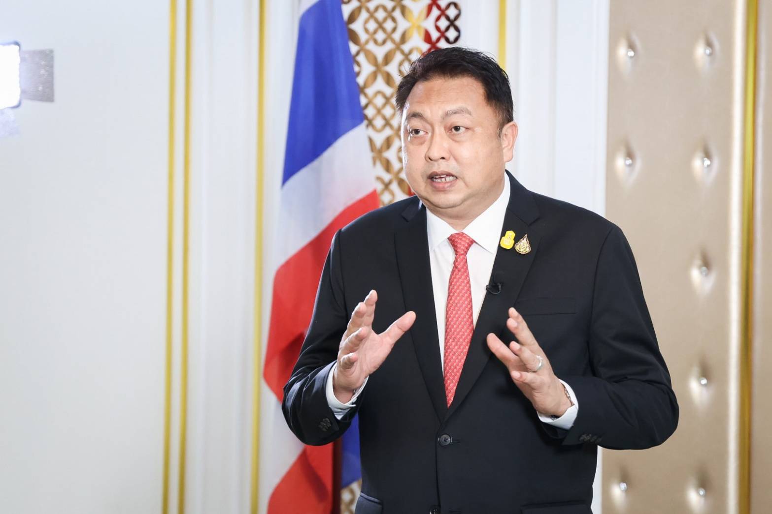 ข่าวประชาสัมพันธ์ - PR News รมว.เฮ้ง ห่วง สาวไทยถูกนายหน้าหลอกลอยแพ กำชับ ทูตแรงงานประสานสถานทูตอาบูดาบีอย่างใกล้ชิด 