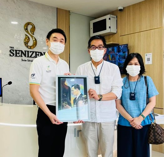 ข่าวโควิด-19 (ยกเลิก) - คุณอำนาจ ประสิทธิ์ดำรง ผู้บริหาร The Senizens กล่าว ขอขอบพระคุณท่านศ.ดร.นพ.วิปร วิประกษิต ศาสตราจารย์ทางกุมารเวชศาสตร์