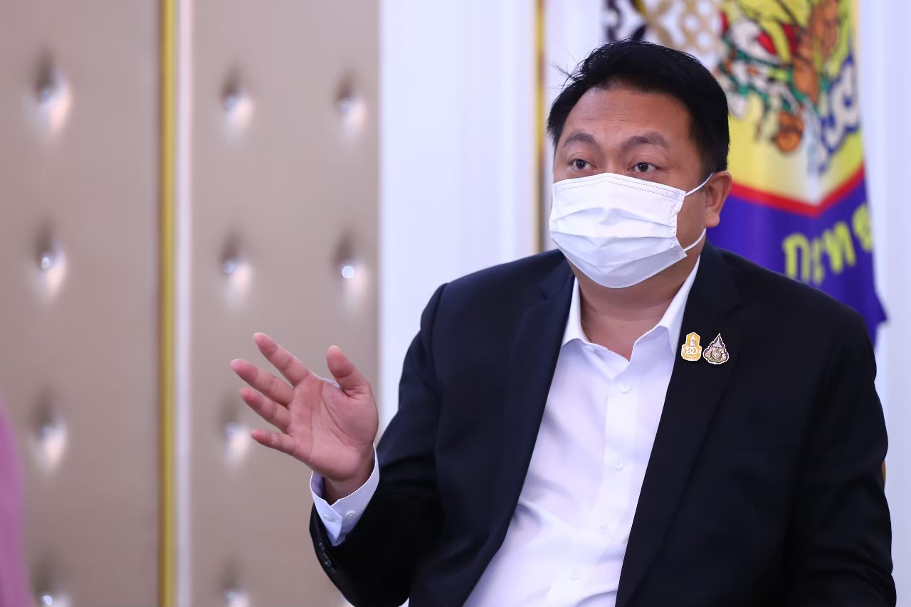 ข่าวราชการ, รัฐวิสาหกิจ - รมว.สุชาติ ห่วง สาวอุดรถูกหลอกไปนวดที่ดูไบ สั่ง ทูตแรงงาน ประสานสถานทูตช่วยเหลือ พร้อม 5 เสือแรงงานลงเยี่ยมบ้าน