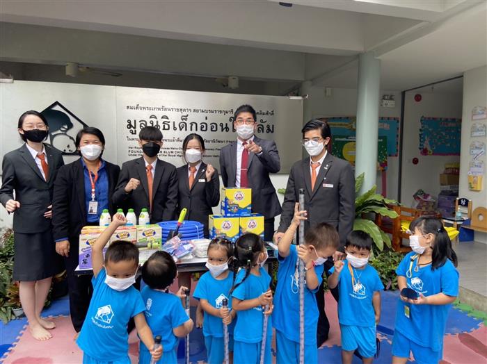ข่าวการศึกษา - วิทยาลัยดุสิตธานี   ส่งต่อความสุขให้กับน้อง ๆ มูลนิธิเด็กอ่อนในสลัม