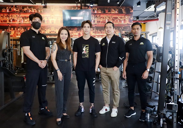 ข่าวสินค้า, บริการ - ผู้บริหารและทีมงานต้อนรับ เด่นคุณ งามเนตร ที่ให้ความไว้วางใจมาออกกำลังกายที่ Happy Gym