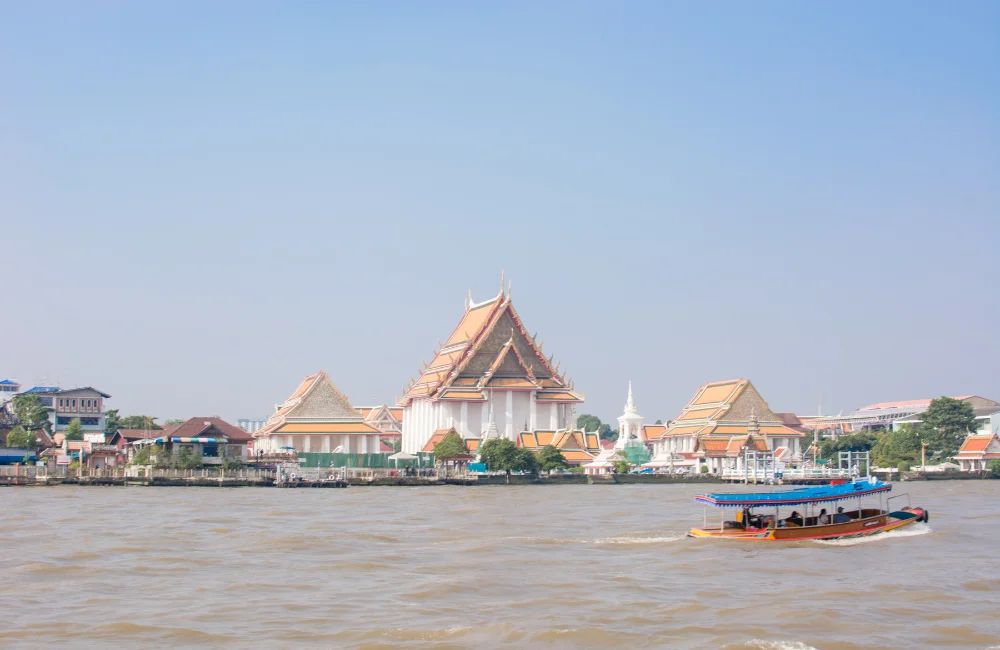 ข่าวท่องเที่ยว - One Day Trip ปทุมธานี - นนทบุรี : ไหว้พระวัดสวย แวะคาเฟ่ริมน้ำ