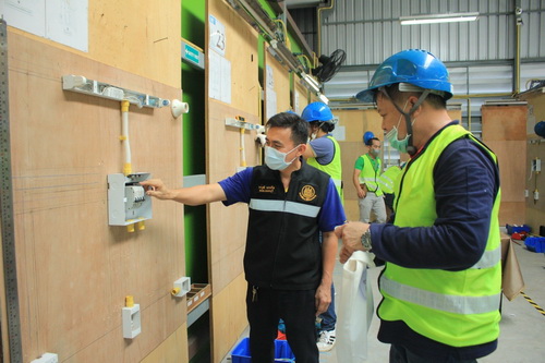 ข่าวราชการ, รัฐวิสาหกิจ - พัฒนาแรงงานนนท์ จับมือเครือข่ายเร่งทดสอบฝีมือช่างไฟฟ้าก่อนส่งเข้าขั้นตอนประเมิน 