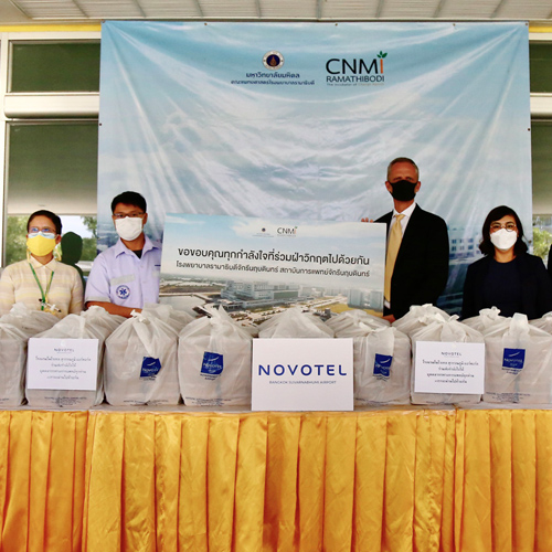 ข่าวธุรกิจ, สังคม - ฉลองครบรอบ 15 ปี โรงแรมโนโวเทล สุวรรณภูมิ แอร์พอร์ต ร่วมส่งกำลังใจให้แก่บุคลากรทางการแพทย์ โรงพยาบาลรามาธิบดีจักรีนฤบดินทร์