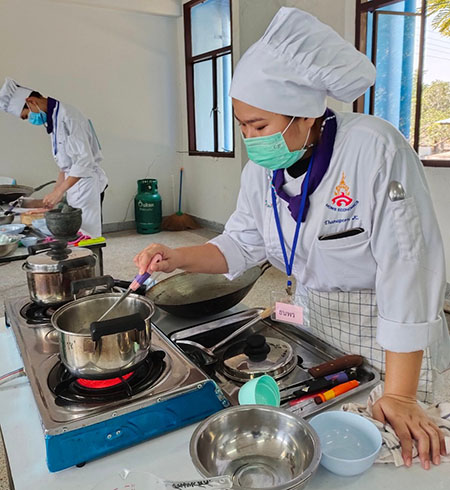 ข่าวราชการ, รัฐวิสาหกิจ - สนพ.สมุทรสงคราม ทดสอบมาตรฐาน ผู้ประกอบอาหารไทย 