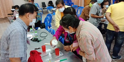 ข่าวราชการ, รัฐวิสาหกิจ - สนพ.สมุทรสงคราม เสริมทักษะผู้สูงอายุ ฝึกอบรมการปั้นกระถางปูนซีเมนต์
