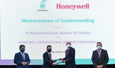 ข่าวธุรกิจ, สังคม - ฮันนี่เวลล์ จับมือ เปโตรนาส ดำเนินโครงการส่งเสริมความยั่งยืน เทคโนโลยีดิจิทัล และความเป็นกลางทางคาร์บอนในภาคพลังงาน