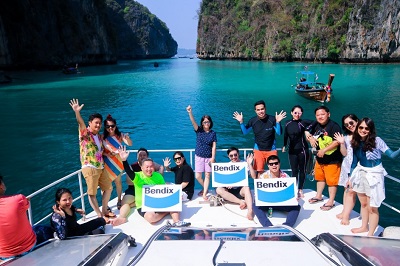 ข่าวการเงิน - Money News ผ้าเบรกเบ็นดิกซ์จัดทริปสุดหรู ฉลองยอดขายทะลุเป้า พาดีลเลอร์เที่ยวกระบี่ คาดปี 65 ตลาดผ้าเบรกเติบโตสดใส