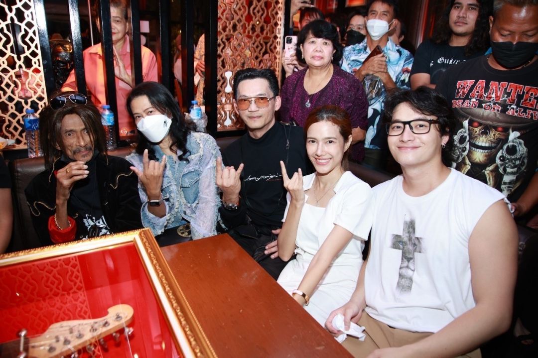 ข่าวนักแสดง, นักร้อง, โมเดล - รวมพลังร็อคระเบิดความมันส์ ส่งกำลังใจให้ แหลม มอริสัน