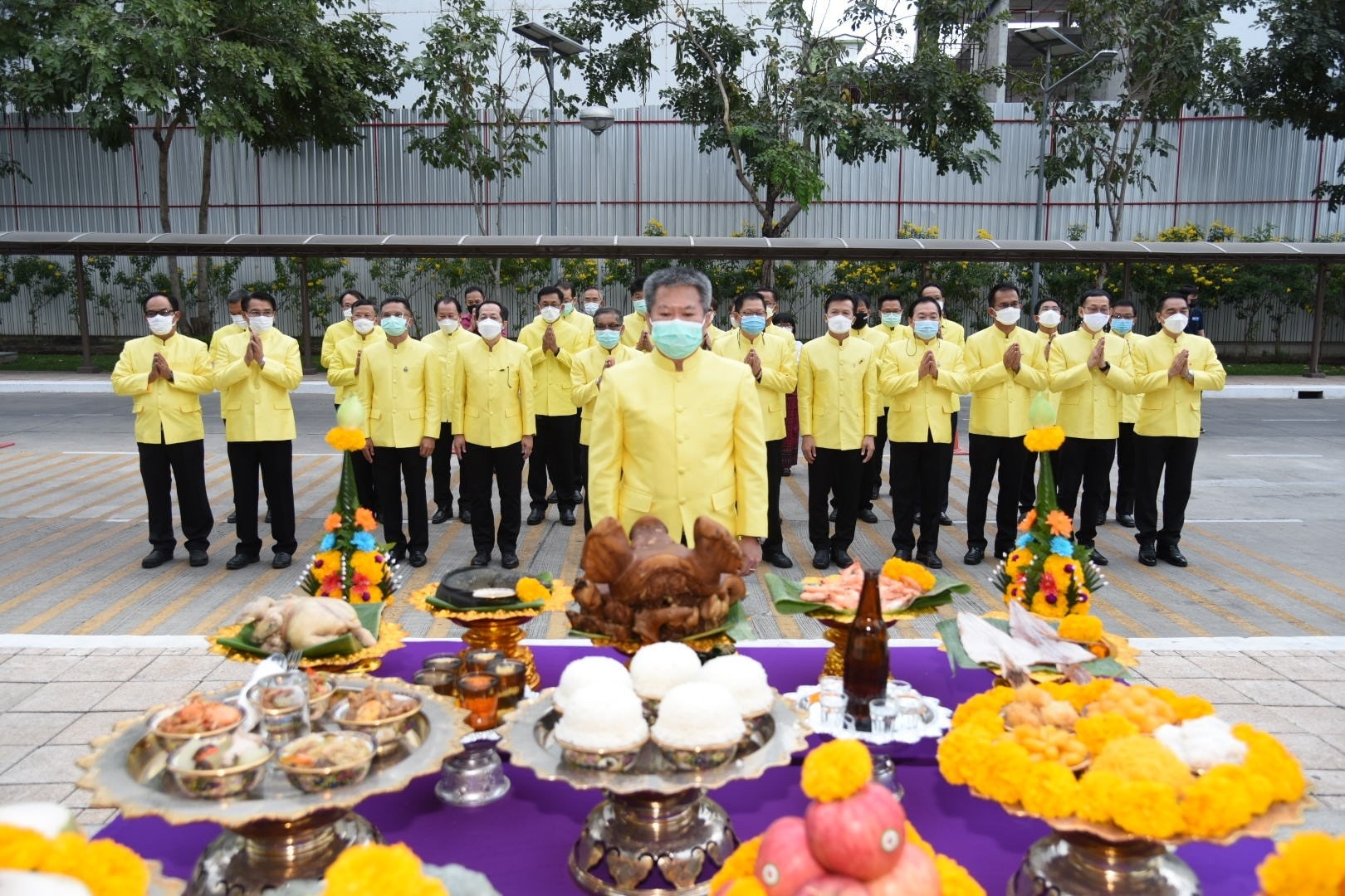 ข่าวราชการ, รัฐวิสาหกิจ - PEA ทำบุญตักบาตรส่งท้ายปีเก่าต้อนรับปีใหม่ 2565